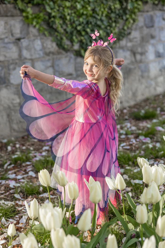 Imagen de Vestido y alas de mariposa
